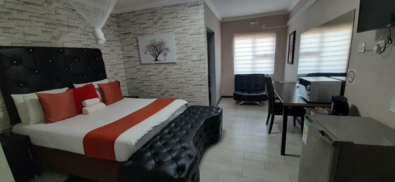 The New Mall Guesthouse Maun Zewnętrze zdjęcie